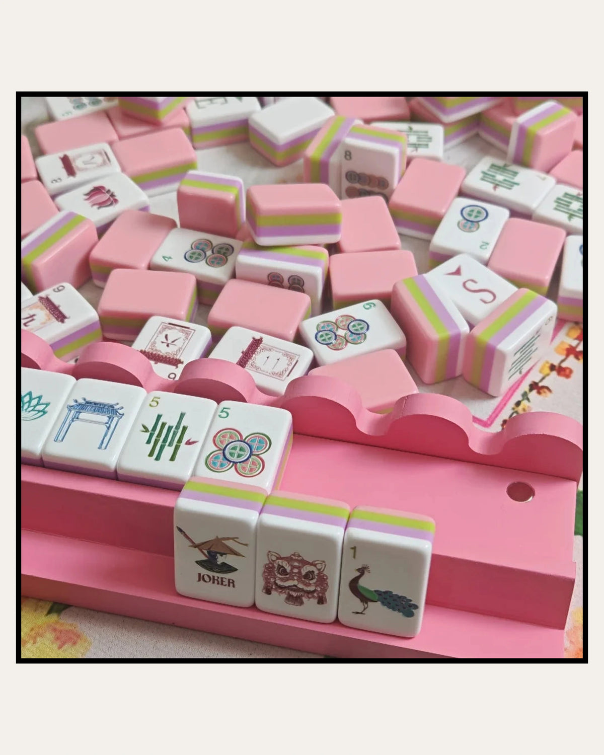 Peonia - Pink Mahjong Set - Four-Color Edges - Full view