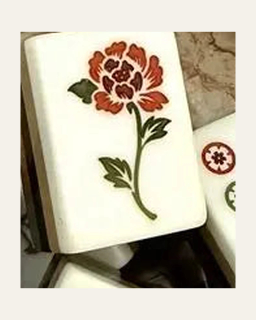 Tamarind - Wood Grain Mahjong Tiles - Layered Veined Backs - Single view